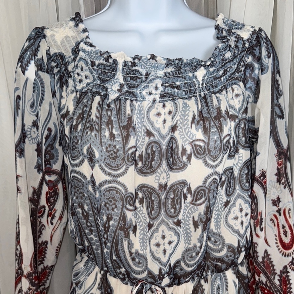 Charlotte Russe Gray and White Sheath Dress with Scoop Neck - Picture 3 of 12